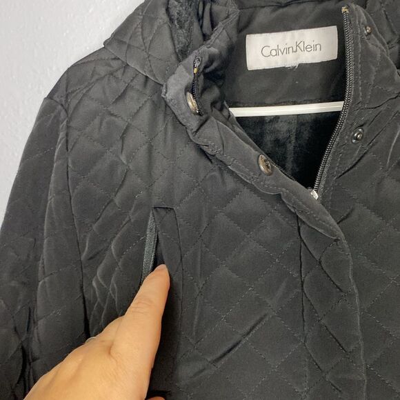 Calvin Klein Quilted Winter Black Hooded Jacket Size Medium - Picture 3 of 10